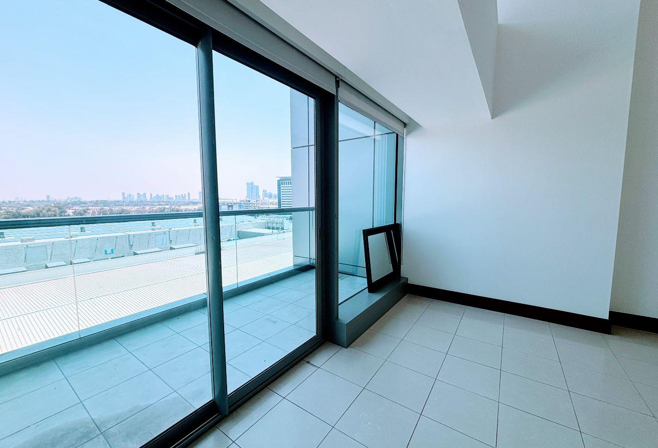 Large 3 Bed Duplex | Maids Room | Balcony photo 4