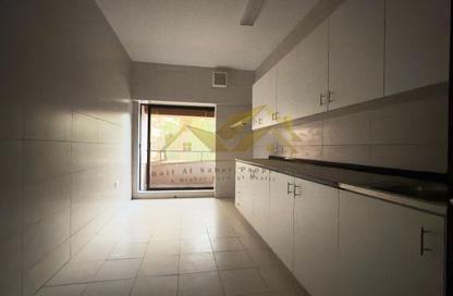 Apartment - 4 - 3 for rent in Karama Park Area - Al Karama - Bur Dubai - Dubai