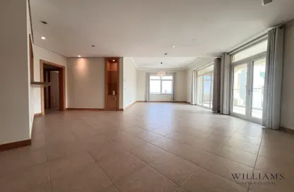 Apartment - 3 Bedrooms - 3 Bathrooms for rent in Al Das - Shoreline Apartments - Palm Jumeirah - Dubai