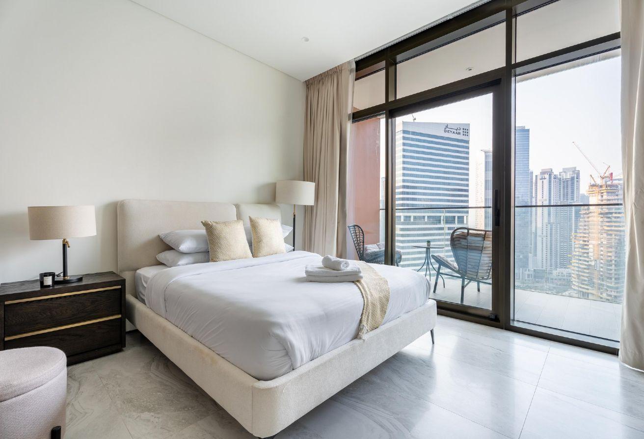 Studio | Canal View & Burj Khalifa photo 4