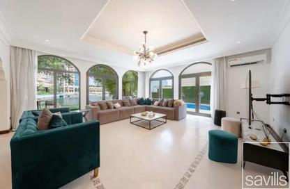 Villa - 4 - 4 for rent in Garden Homes Frond P - Garden Homes - Palm Jumeirah - Dubai