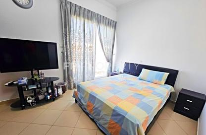 Apartment - 3 Bedrooms - 4 Bathrooms for sale in Mazaya 13 - Queue Point - Liwan - Dubai