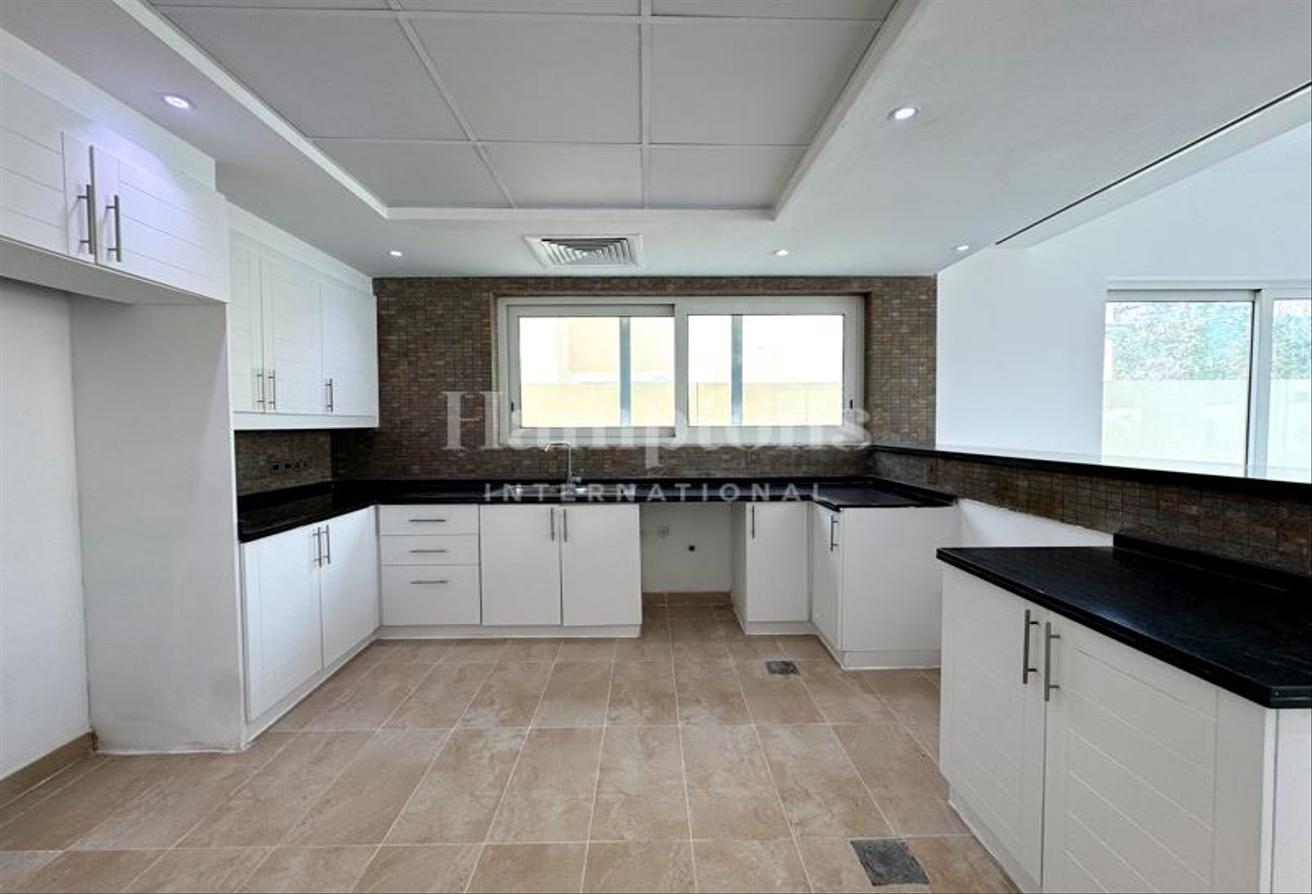 Exclusive | Private Pool | Corner Plot photo 5
