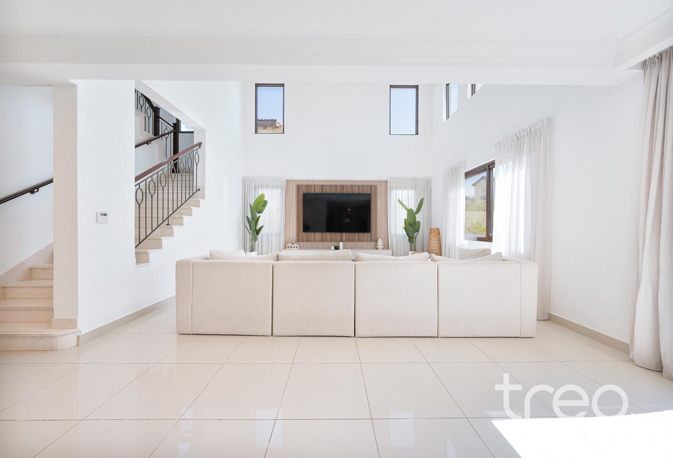 Pristine Upgraded Interior | Internal Road photo 11