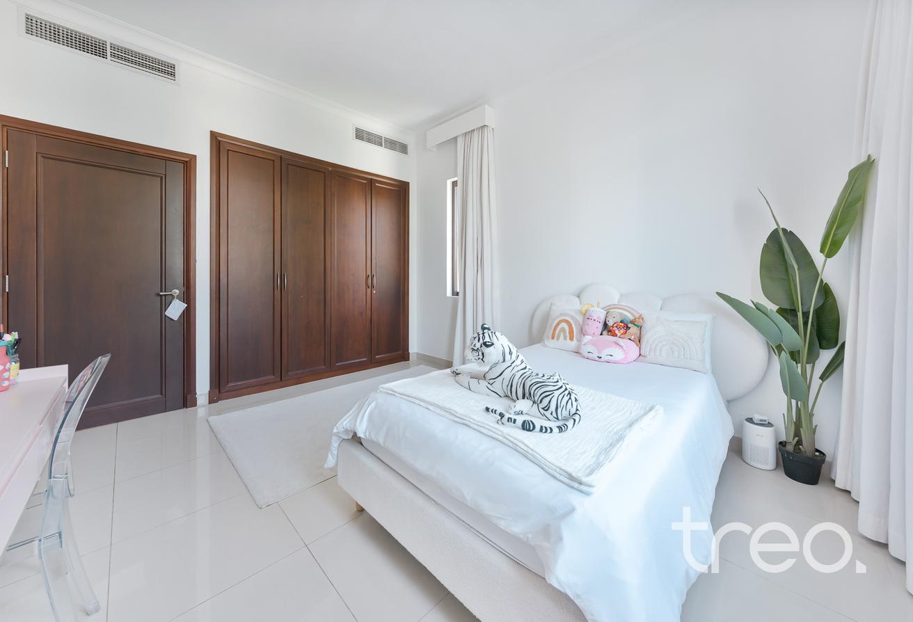 Pristine Upgraded Interior | Internal Road photo 21