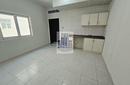 Apartment - Studio - 1 Bathroom for rent in Muwaileh - Sharjah