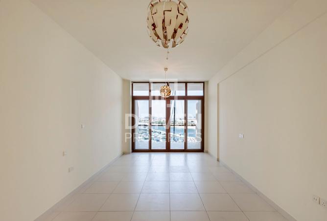 Modern Layout | Palm View | Spacious Studio photo 2