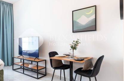 Apartment - Studio - 1 for rent in Oasis 1 - Oasis Residences - Masdar City - Abu Dhabi