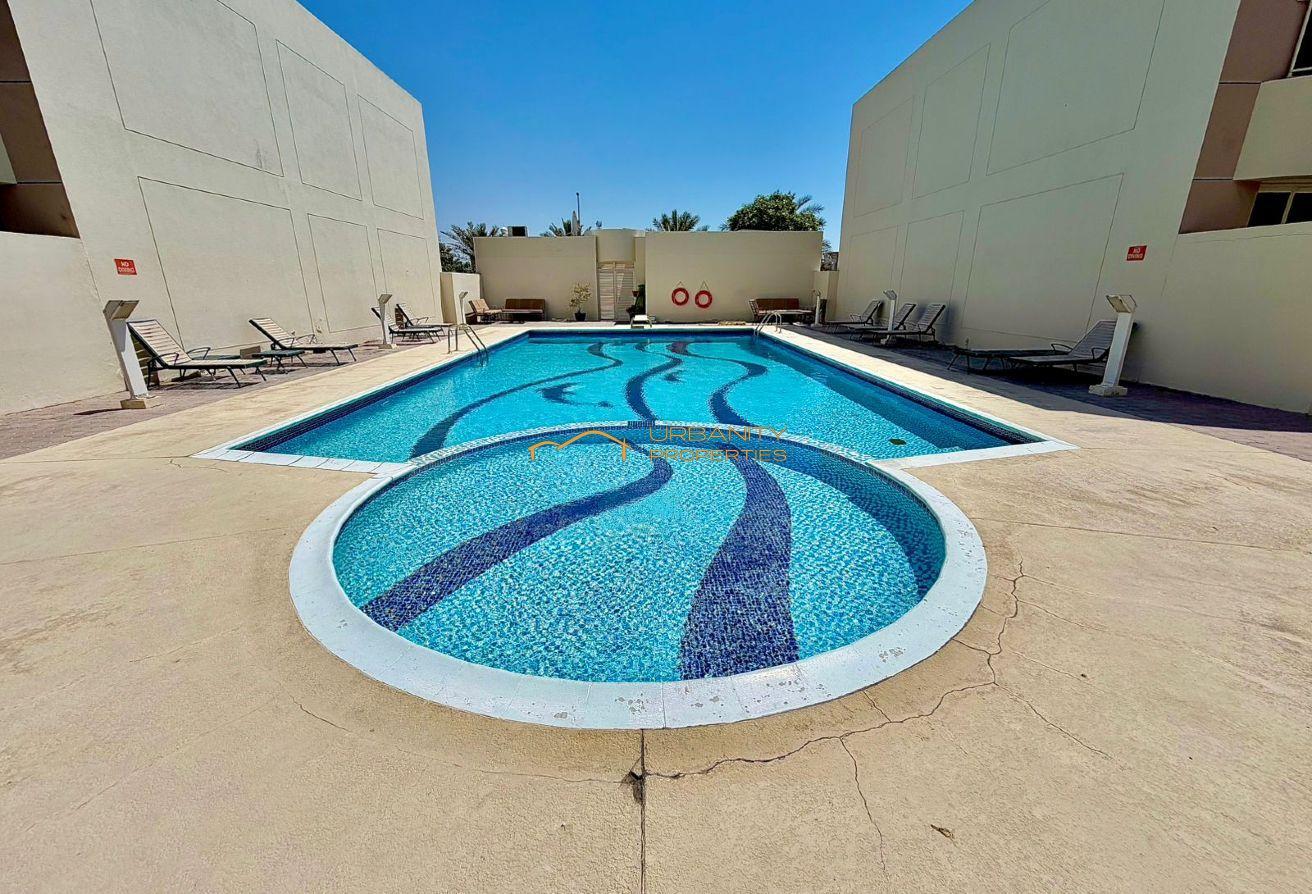 Spacious 4BR+Maid Villa | Jumeirah 1 | Ready photo 5