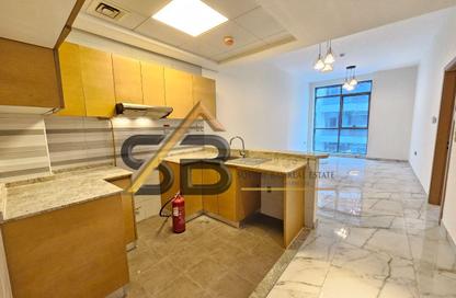 Apartment - 1 - 1 for rent in Central 1 Dubai 5 - Jumeirah Garden City - Al Satwa - Dubai