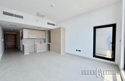 Apartment - Studio - 1 Bathroom for rent in Karimian 3 - Jumeirah Garden City - Al Satwa - Dubai