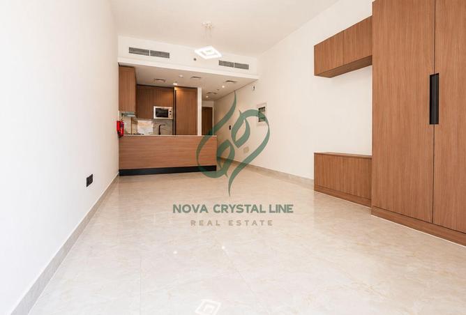 Modern Layout | Prime Location |Ready to Move In photo 2
