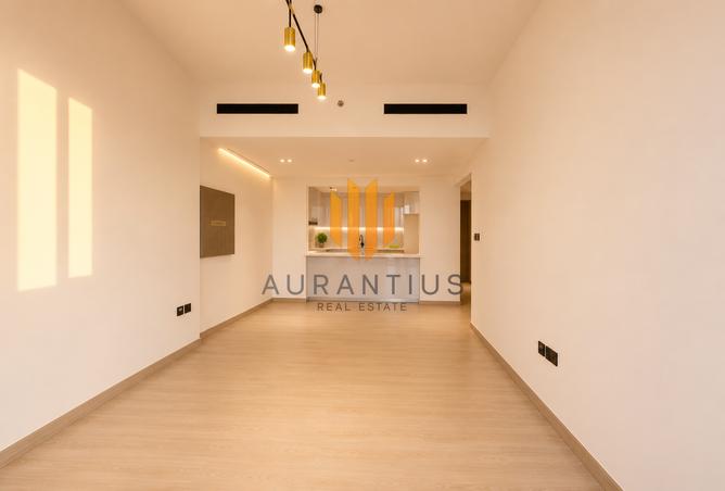 Spacious 2BR | Unfurnished | Mid floor photo 2