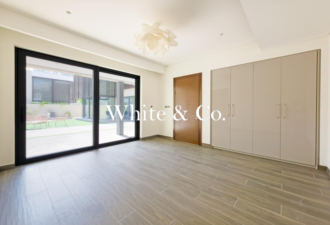 Rare | Sought-After Location | Available photo 7