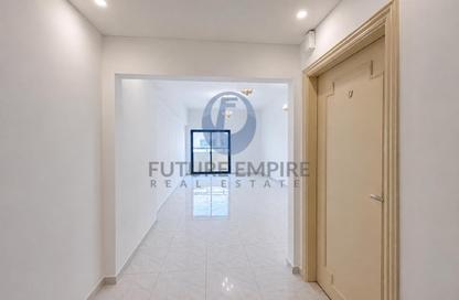 Apartment - 1 Bedroom - 2 Bathrooms for rent in Corniche Building - Umm Hurair 1 - Umm Hurair - Bur Dubai - Dubai