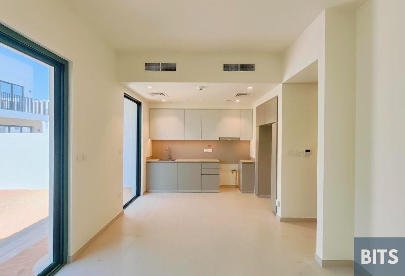 3 Bedrooms | Maid | Ready to move | Spacious photo 5