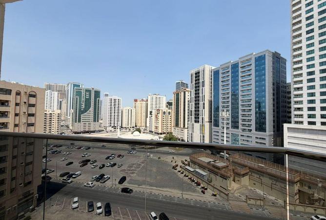 |Second tenant|, |free parking| |spacious layout|
