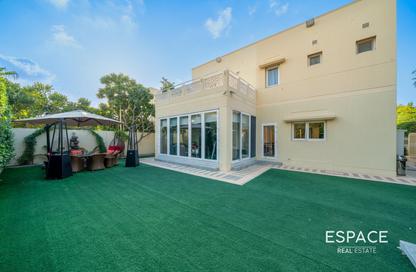 Villa - 4 Bedrooms - 3 Bathrooms for sale in Meadows 9 - Meadows - Dubai