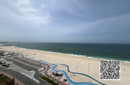 شقة - 2 غرف نوم - 2 حمامات للبيع في مساكن كورنيش عجمان - طريق كورنيش عجمان - عجمان