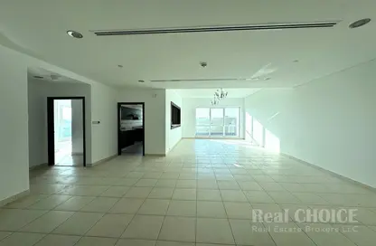 Apartment - 2 Bedrooms - 3 Bathrooms for rent in Latifa Tower - Sheikh Zayed Road - Dubai