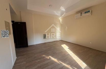 Apartment - Studio - 1 Bathroom for rent in Al Mowaihat 1 - Al Mowaihat - Ajman Apartment - Studio - 1 Bathroom for rent in Al Mowaihat 1 - Al Mowaihat - Ajman