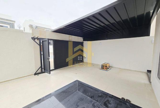 81118123 - Property Image 3