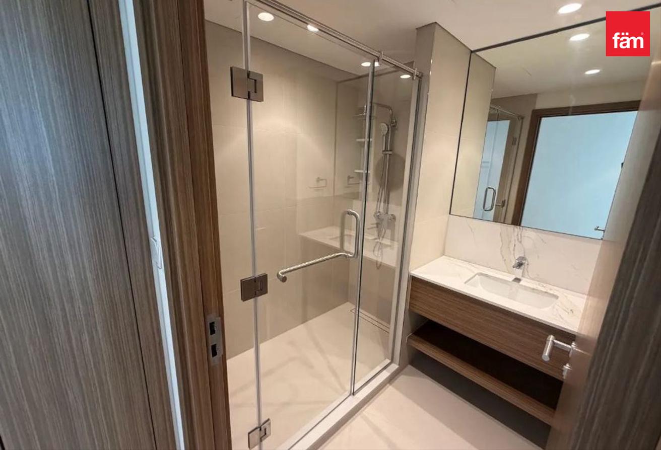 High Floor | Branded | Open View photo 10