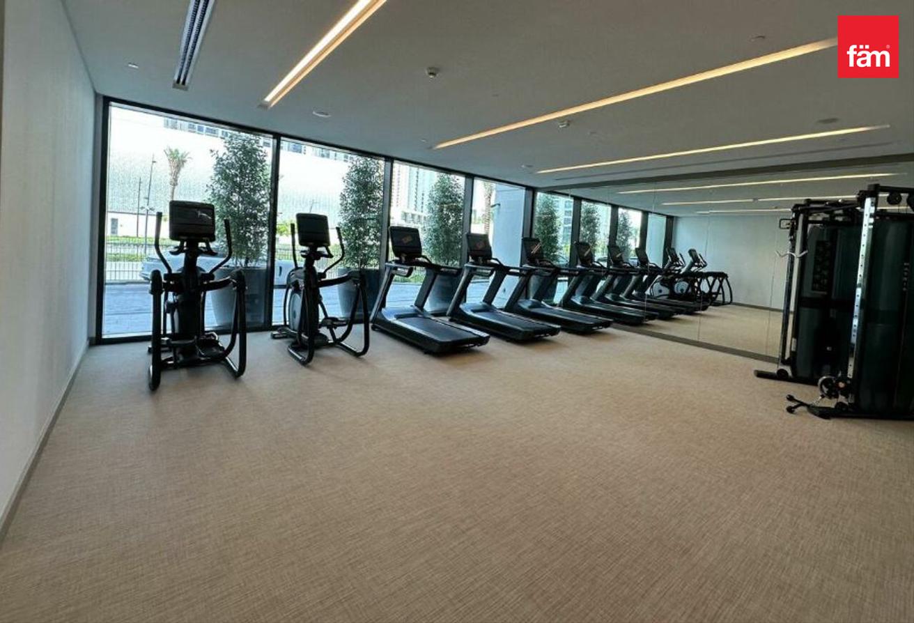High Floor | Branded | Open View photo 7
