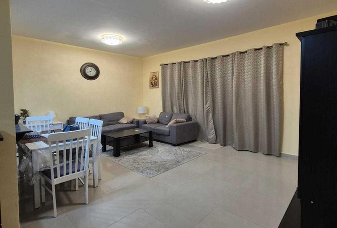 1-bed apartment in Tower 18 · Vacant · Garden view — photo 2