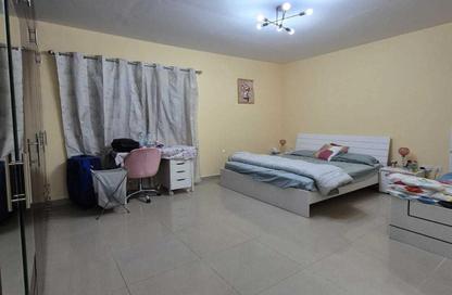 Apartment - 2 - 2 for rent in Tower 18 - Al Reef Downtown - Al Reef - Abu Dhabi