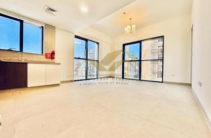 Apartment - 2 Bedrooms - 3 Bathrooms for rent in Jumeirah Garden City - Al Satwa - Dubai