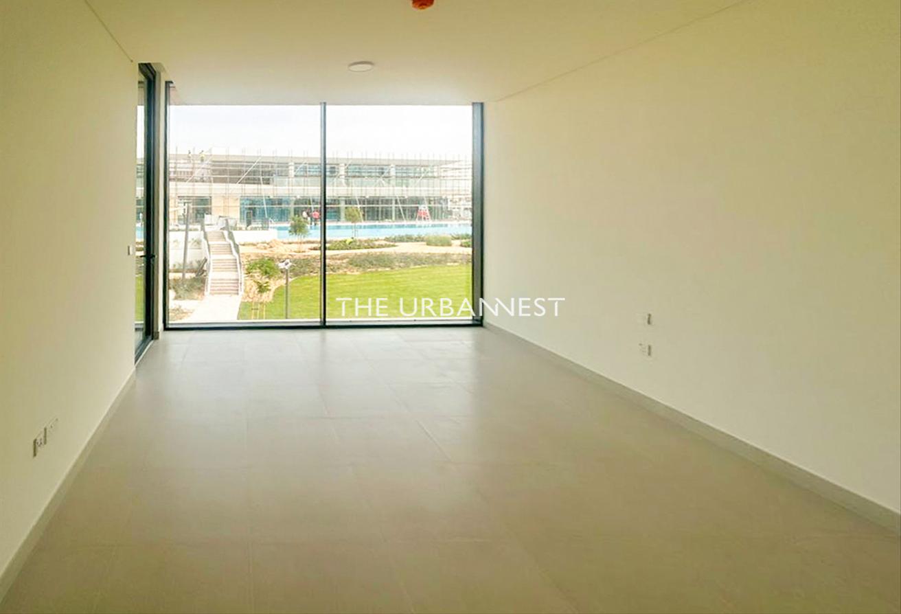 Prime Community l Close to Entrance l Huge Layout photo 18