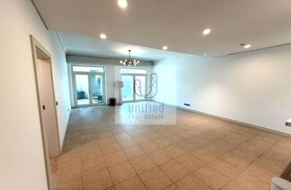 Apartment - 2 - 3 for rent in Al Msalli - Shoreline Apartments - Palm Jumeirah - Dubai