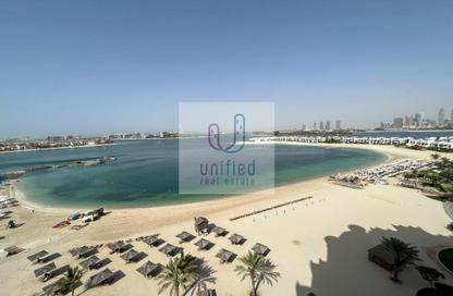 Apartment - 2 Bedrooms - 3 Bathrooms for rent in Al Msalli - Shoreline Apartments - Palm Jumeirah - Dubai