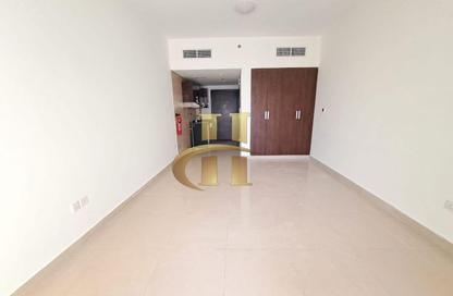 Apartment - Studio - 1 for rent in Royal JVC Building - District 10 - Jumeirah Village Circle - Dubai Apartment - Studio - 1 for rent in Royal JVC Building - District 10 - Jumeirah Village Circle - Dubai