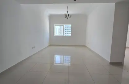 Apartment - 2 Bedrooms - 2 Bathrooms for rent in Al Khan Corniche - Al Khan - Sharjah