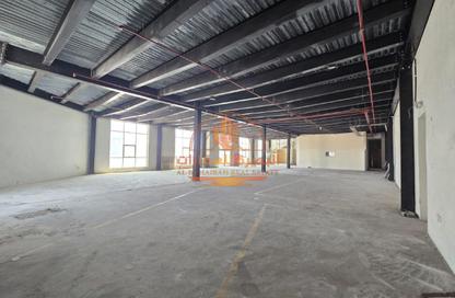 Warehouse - Studio - 3 Bathrooms for rent in Umm Al Thuoob - Umm Al Quwain
