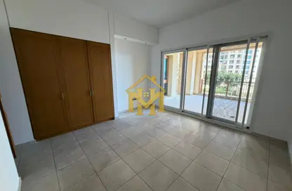 Apartment - 2 Bedrooms - 4 Bathrooms for rent in Marina Residences 2 - Marina Residences - Palm Jumeirah - Dubai