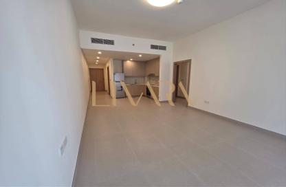 Apartment - 1 Bedroom - 2 Bathrooms for sale in Weybridge Gardens 1 - Weybridge Gardens - Dubai Land Residence Complex - Dubai
