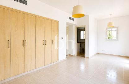 Villa - 2 Bedrooms - 1 Bathroom for rent in Springs 3 - The Springs - Dubai