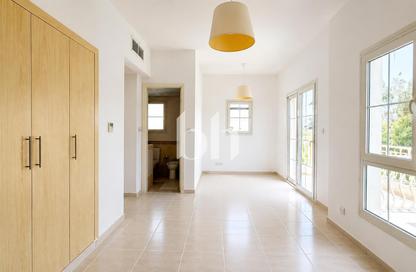 Villa - 2 Bedrooms - 1 Bathroom for rent in Springs 3 - The Springs - Dubai