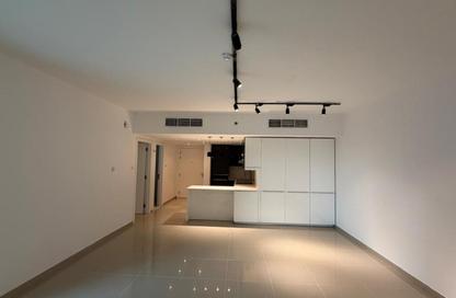 Apartment - 1 Bedroom - 2 Bathrooms for rent in Green Park - Jumeirah Village Triangle - Dubai