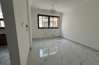 Apartment - 1 - 2 for rent in Qasimia 10 building - Al Mahatta - Al Qasimia - Sharjah