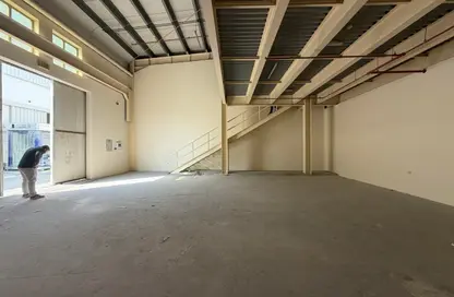 Warehouse - Studio - 1 Bathroom for rent in Ali Mousa Building - Al Sajaa Industrial - Al Sajaa - Sharjah