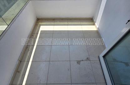 Apartment - 1 Bedroom - 1 Bathroom for rent in Blue Tower - Al Majaz 3 - Al Majaz - Sharjah