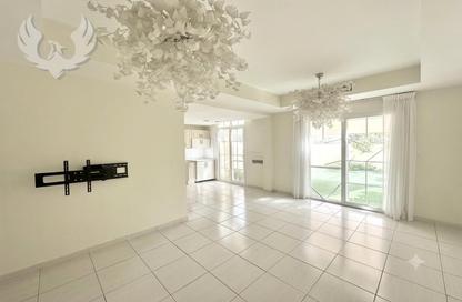 Villa - 2 Bedrooms - 3 Bathrooms for rent in Springs 1 - The Springs - Dubai Villa - 2 Bedrooms - 3 Bathrooms for rent in Springs 1 - The Springs - Dubai