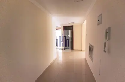 شقة - غرفة نوم - 2 حمامات للايجار في تجارية مويلح - الشارقة