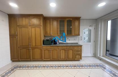 Apartment - 3 - 4 for rent in Ghaya Residence - Sheikh Zayed Road - Dubai Apartment - 3 - 4 for rent in Ghaya Residence - Sheikh Zayed Road - Dubai