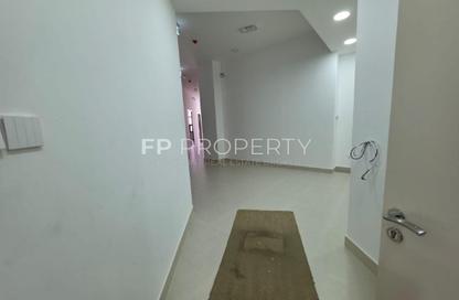 Office Space - Studio - 1 Bathroom for rent in Al Shafar Investment Building - Sheikh Zayed Road - Dubai