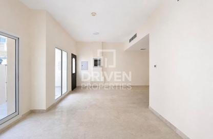 Townhouse - 3 - 4 for rent in La Residencia Del Sol - District 10 - Jumeirah Village Circle - Dubai